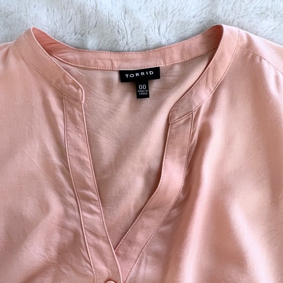 TORRID Womens Blouse Size 00 Peach Rayon Short Sleeve Button Front Top 10 M/L - Picture 8 of 8